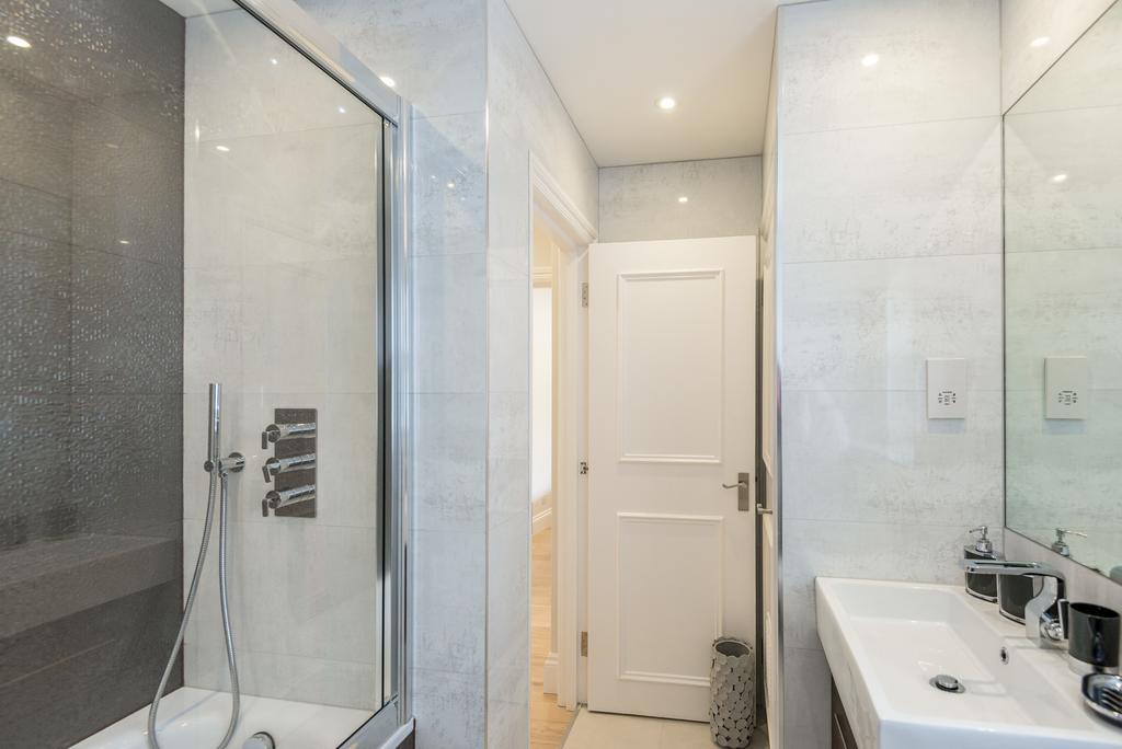 High Street Kensington Apartment ロンドン 部屋 写真